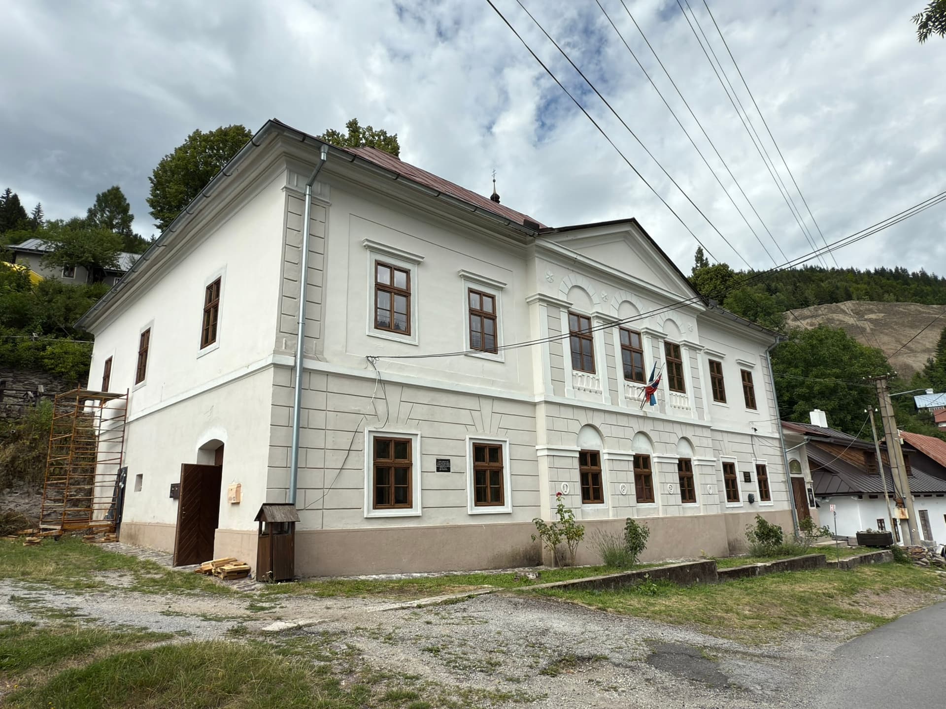 Špania Dolina - Obecný úrad 24