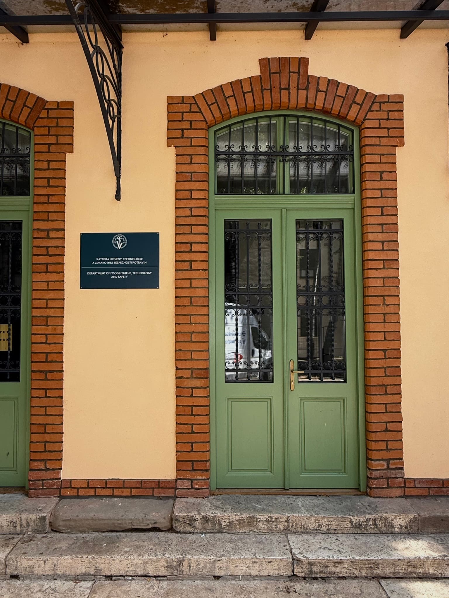Univerzita veterinárskeho lekárstva a farmácie v Košiciach 2