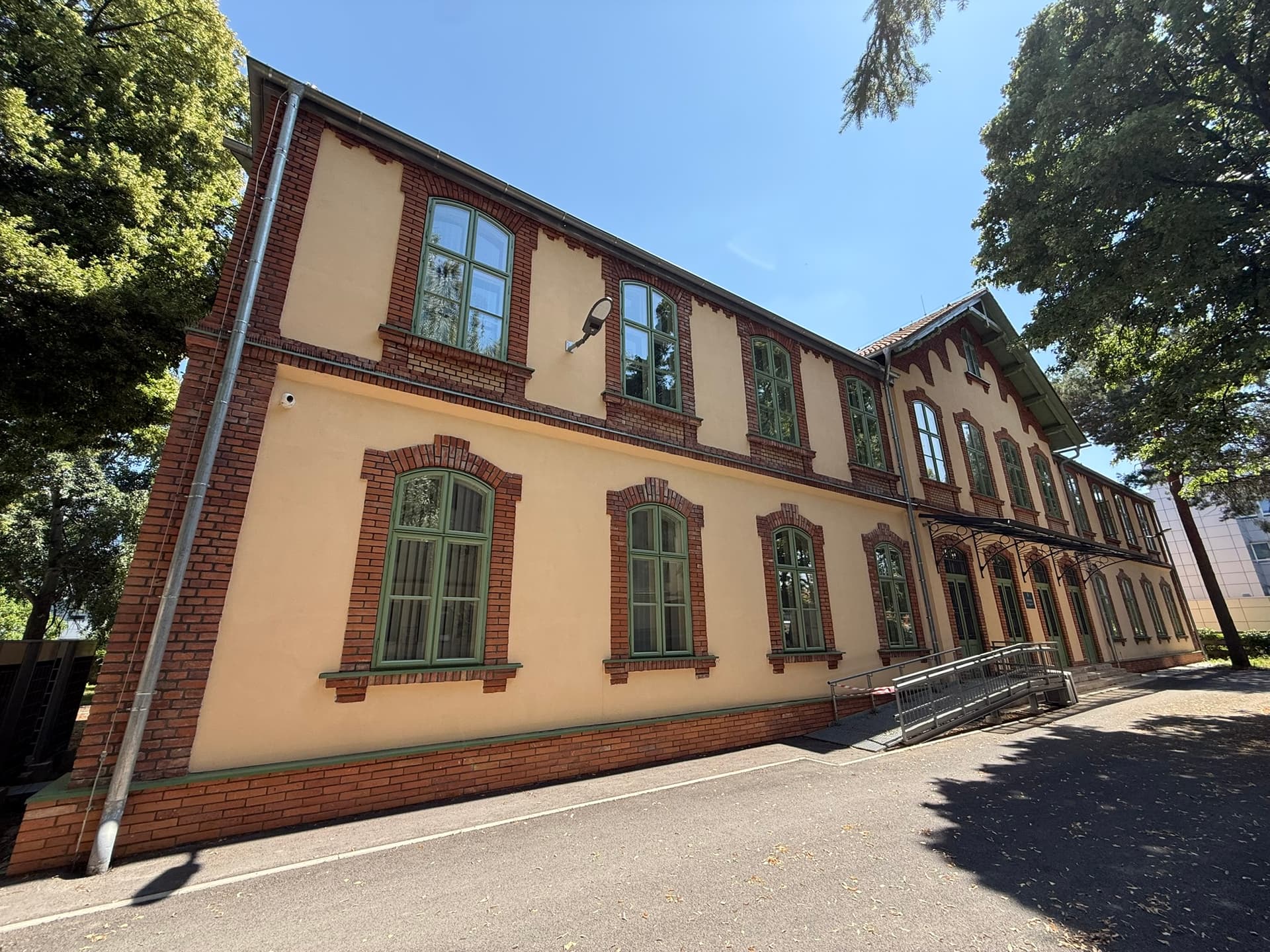 Univerzita veterinárskeho lekárstva a farmácie v Košiciach 9
