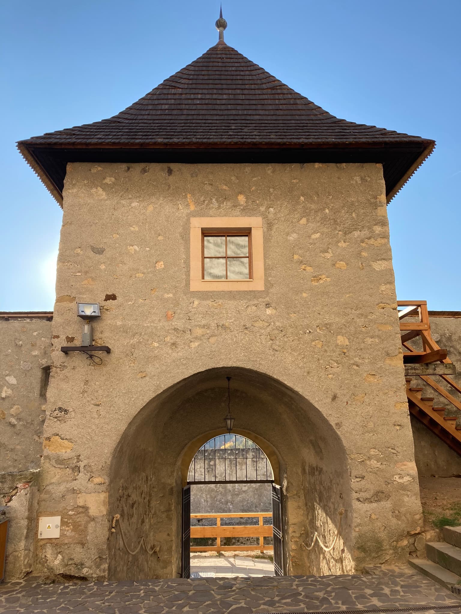 Trenčiansky hrad - 5. brána, letná veža 5