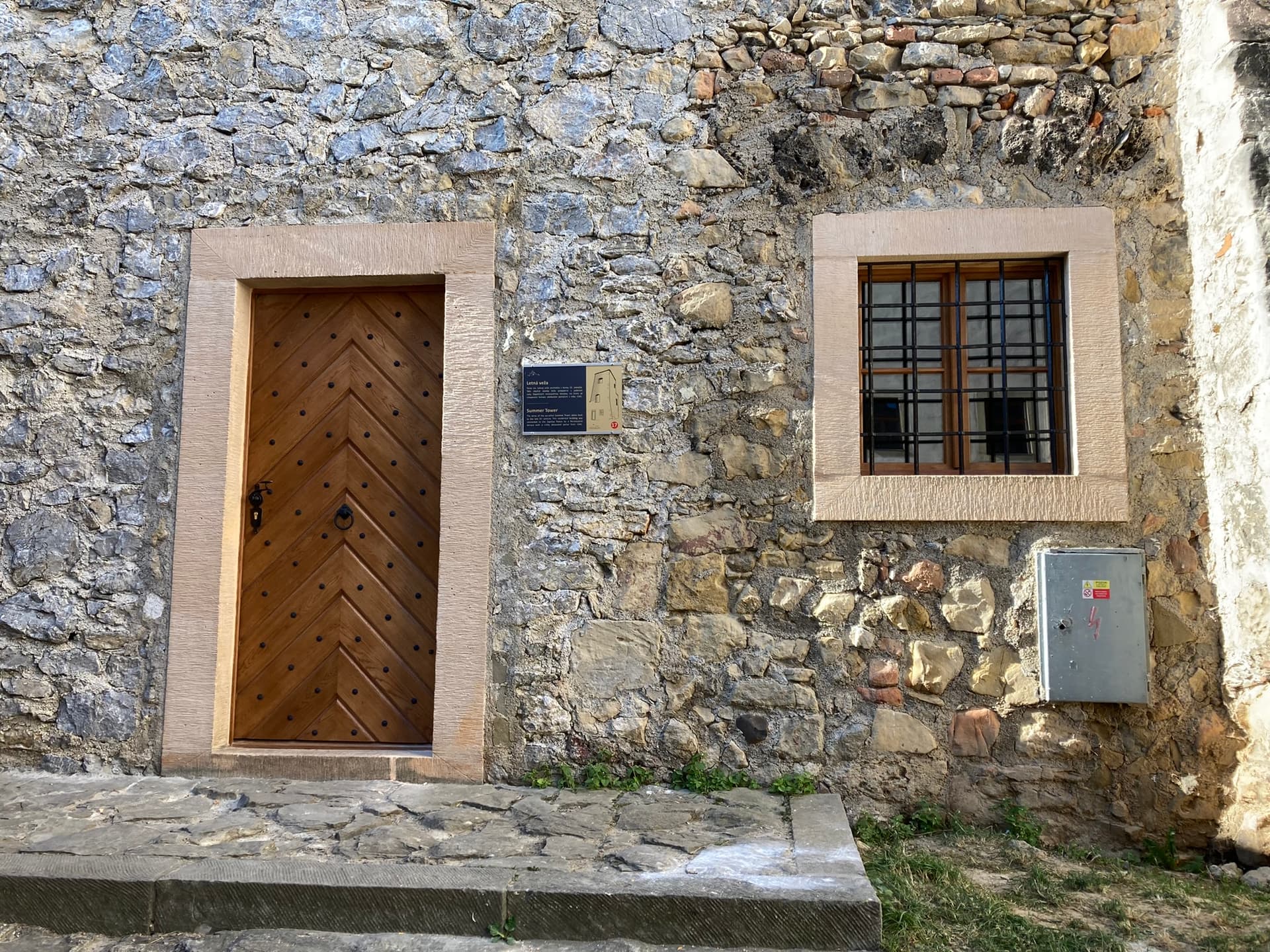 Trenčiansky hrad - 5. brána, letná veža 28