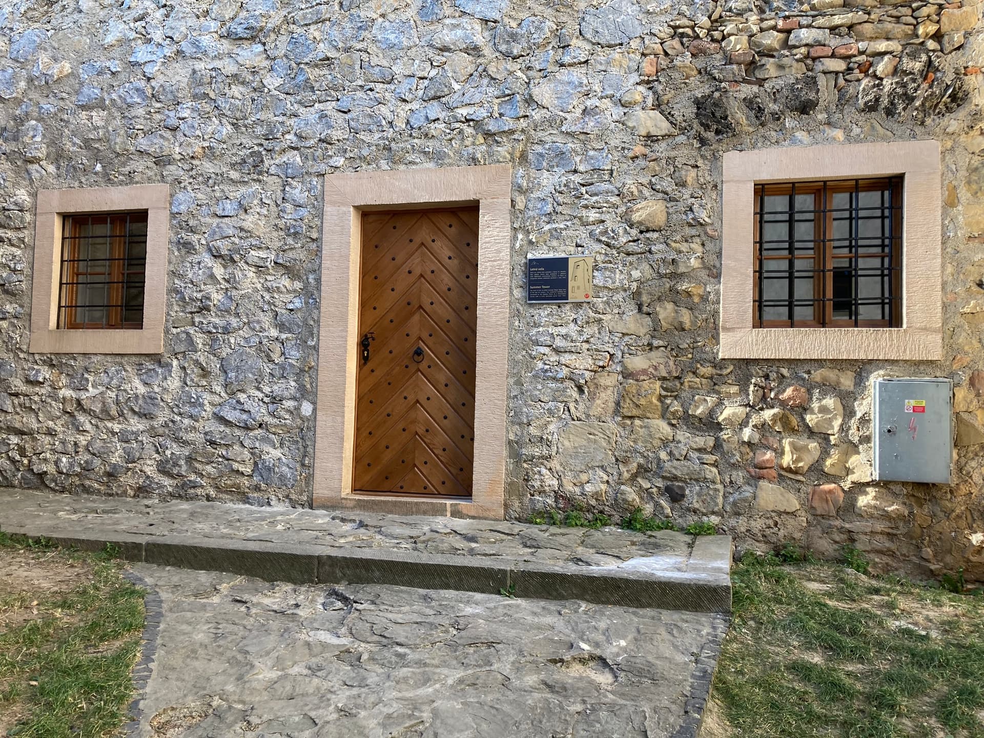 Trenčiansky hrad - 5. brána, letná veža 29
